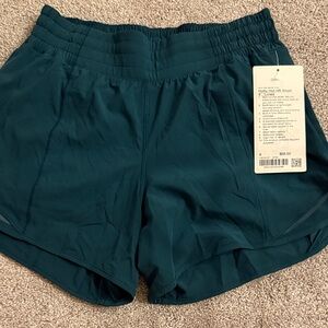 Lululemon Hotty Hot HR Shorts 4” lined